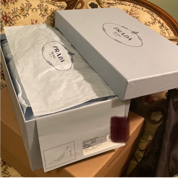 Yellow suede PRADA shoes , size 37, in the original box - Picture 13 of 15